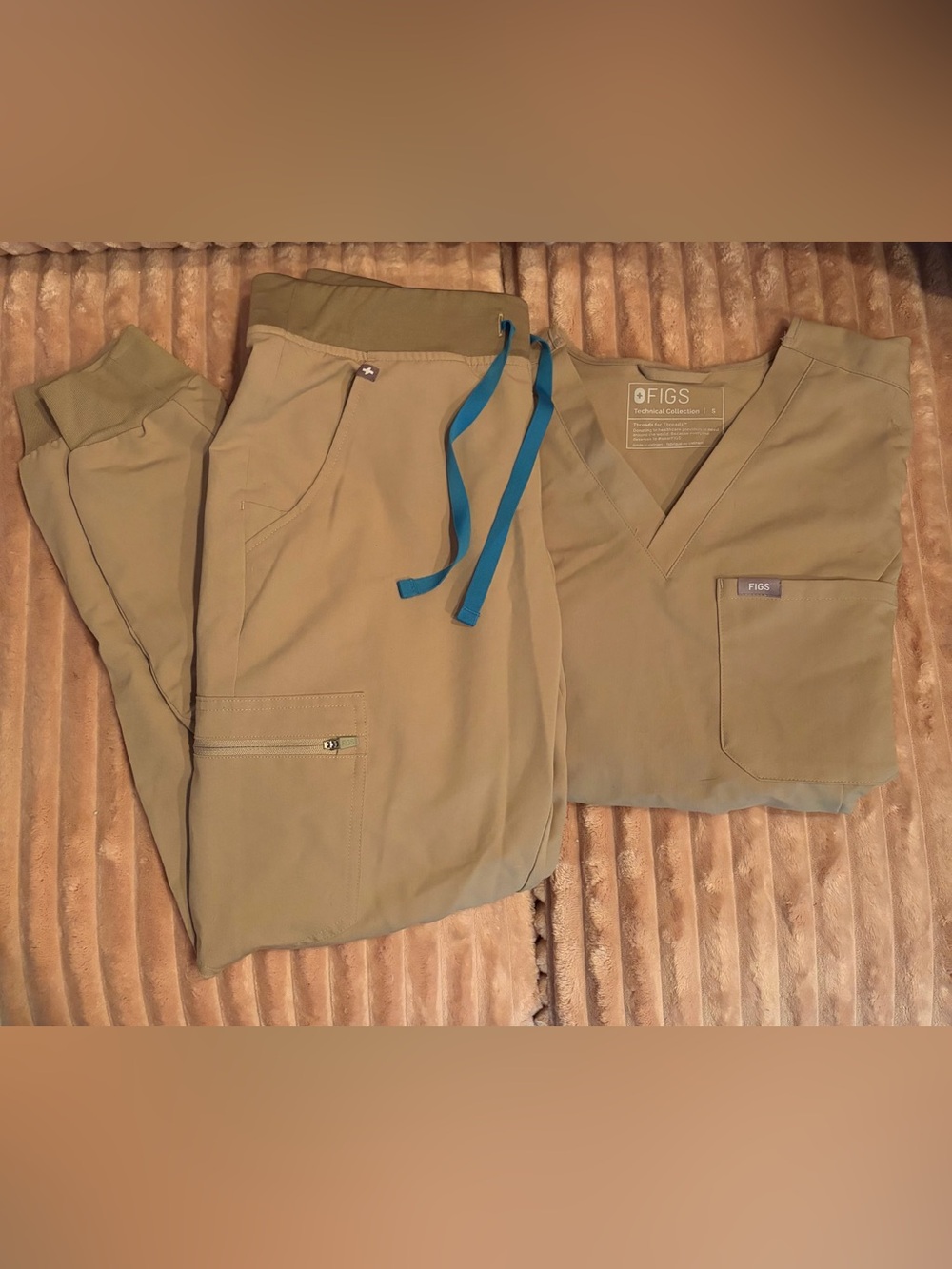 FIGS Khaki-Tan Jogger Scrub Set SM